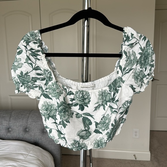 Abercrombie and Fitch Green Floral Skirt Set - Picture 3 of 13